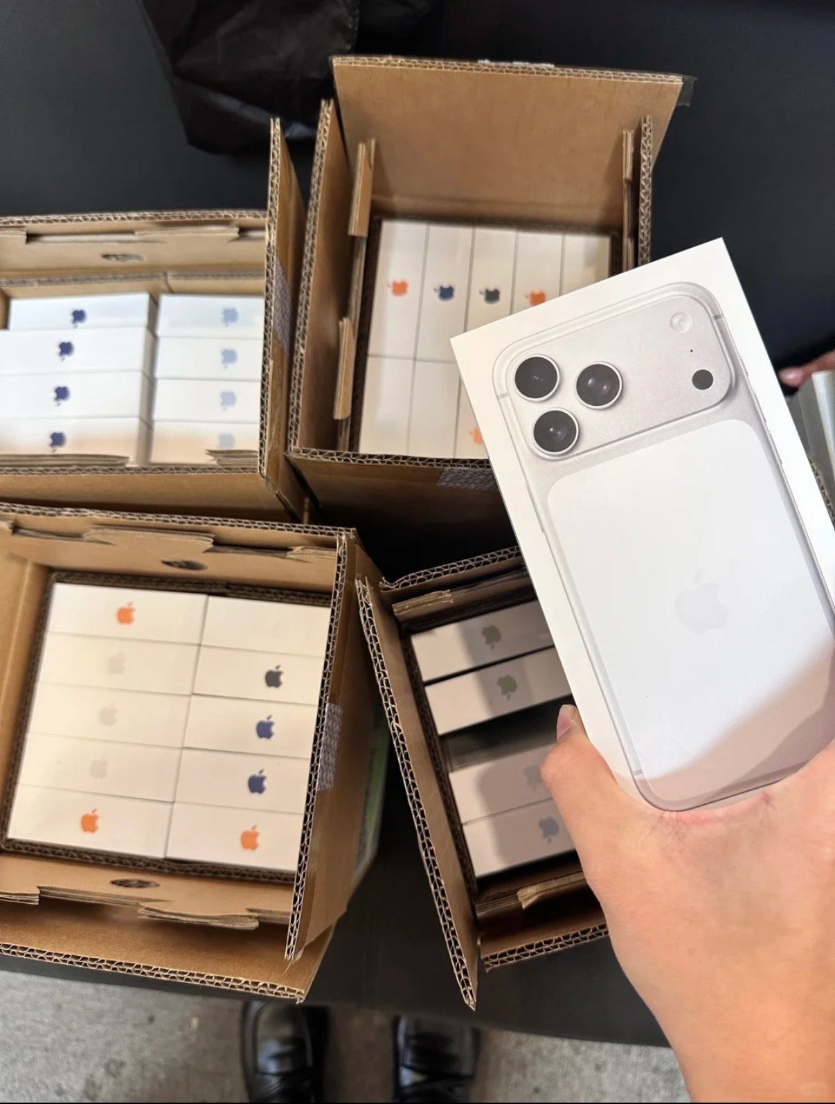 Apple iPhone 17 Pro - Multiple Colors