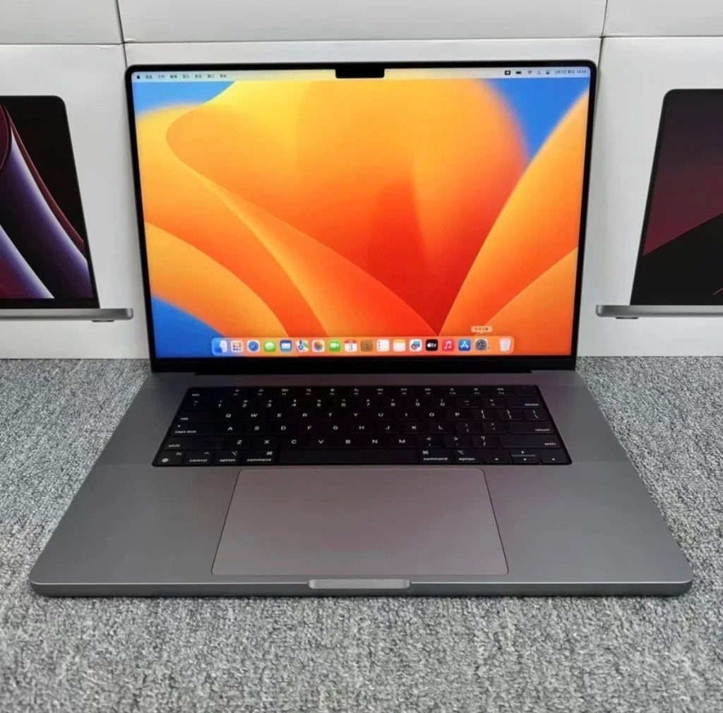 Apple MacBook Pro Laptop - Space Gray
